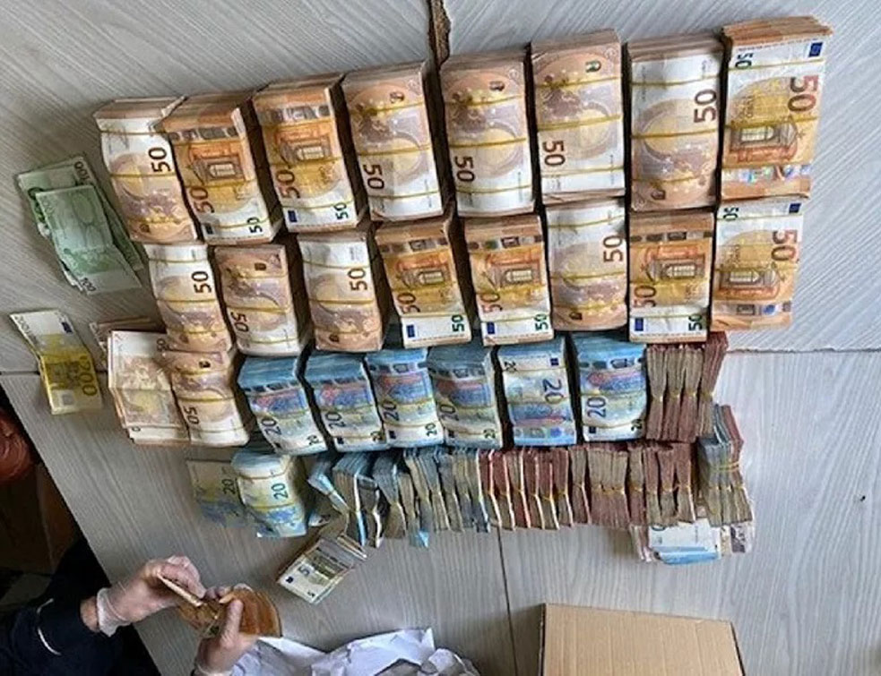 Nezapamćena količina novca zaplenjena na graničnom prelazu sa Crnom Gorom